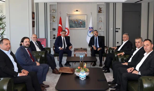 Başkan Tugay'dan Ankara'da sendikalara ziyaret