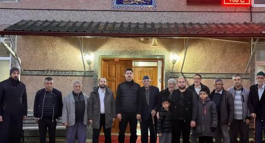 Bilecik Pazaryeri Kaymakamı namazda vatandaşla buluştu
