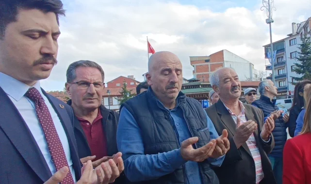 Bilecik Pazaryeri'nde hacı adayları uğurlandı