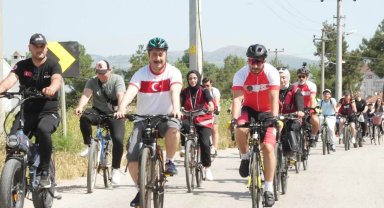 Bisiklet tutkunları Bursa Yenişehir'de doğa için pedalladı