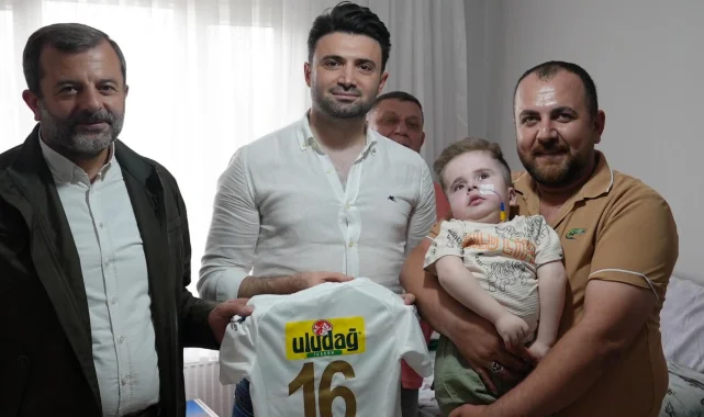 Bursa Gürsulu minik taraftara anlamlı ziyaret