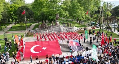 Bursa İnegöl'de 19 Mayıs coşkusu sokaklara taştı
