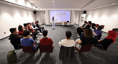 Denizli Büyükşehir ile gençler geleceğe koşuyor