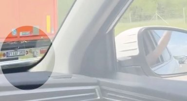 Düzce plakalı tır gurbetçileri coşturdu