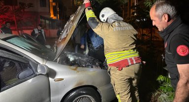Düzce'de otoparkta otomobil alev aldı
