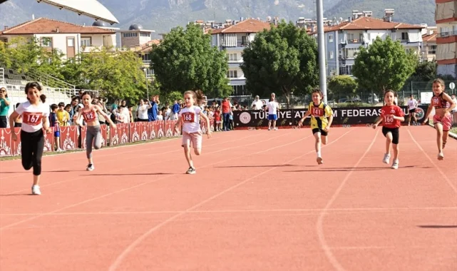 "En Hızlı Benim" atletizm yarışmasına yoğun ilgi