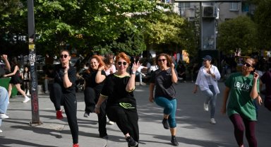 Gençlik coşkusu Bornova sokaklarında yükseliyor