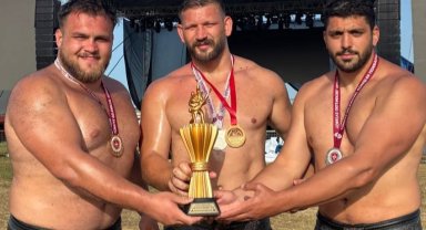 Gölcük Belediyespor pehlivanları başarıya doymuyor