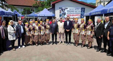 Gölcüklü kadınlar el becerilerini Siretiye'de sergiledi