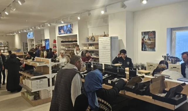 HYS Alışveriş Merkezleri Bursa'da 2. mağazasını açtı