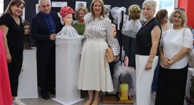 İZMEK'ten muhteşem defile ve yılsonu sergisi 
