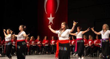 İzmir Bornova'da sanatın gecesi