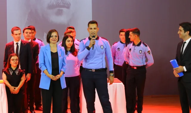 İzmir Karabağlar'da aday memurlar yemin etti