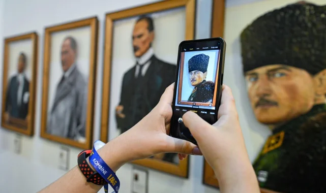 İzmir'de sanat ve antika fuarına yoğun ilgi