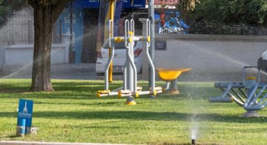 İzmir'in parklarında su kaybına geçit yok