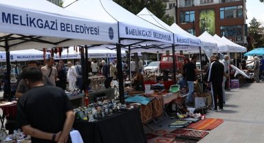 Kayseri Melikgazi Antika Pazarı'na yoğun ilgi