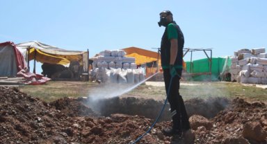 Kocaeli Büyükşehir, kurban pazar yerlerini ilaçlıyor
