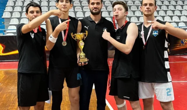 Kocaeli Çayırova'nın genç basketbolcuları il şampiyonu oldu