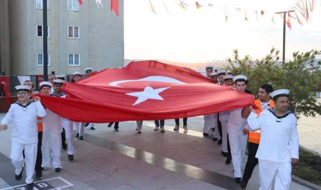 Kocaeli Çayırova'nın özel askerlerine kına gecesi