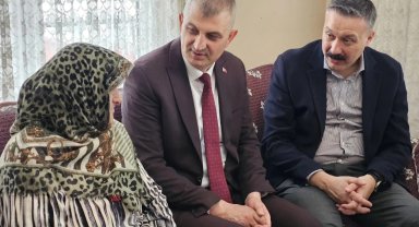 Kocaeli Gölcük'ten annelere anlamlı ziyaret