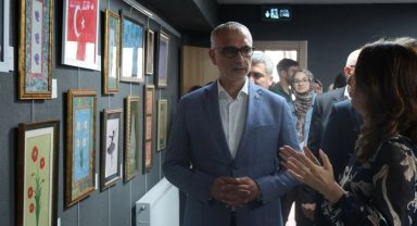 Kocaeli'de sanatseverlere yıl sonu sergisi