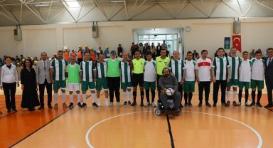 Konya Karatay'da özel öğrenciler futsalda ter döktü