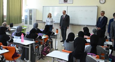 Konya'da Başkan Altay öğrencilerle buluştu