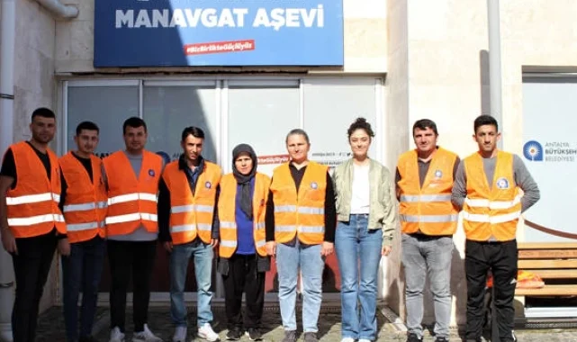 Manavgat Aşevi ihtiyaç sahiplerinin yanında!