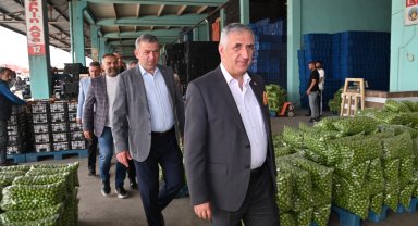 Manisa'da Turgutlu Sebze ve Meyve Hali açıldı