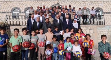 Mardin Valisi Akkoyun Mazıdağı'nda vatandaşlarla buluştu