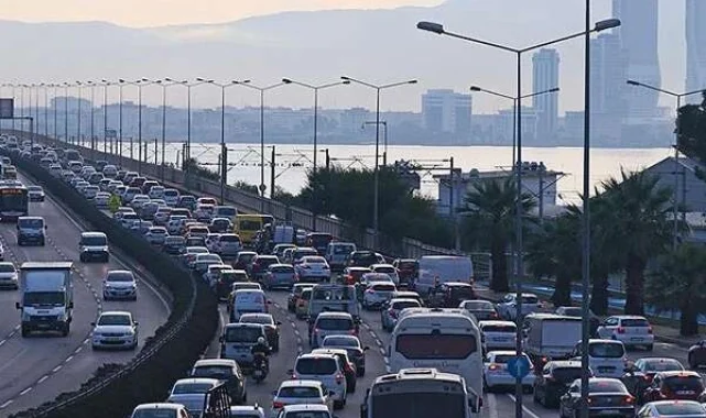 Nisan'da 191 bin 983 taşıt trafiğe katıldı... Toplam taşıt sayısı 32 milyona yaklaştı