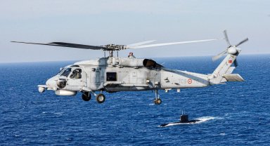 SH-70 helikopteri denize acil iniş yaptı!