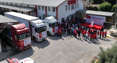 Suriye'ye 3 tır insani yardım malzemesi gitti