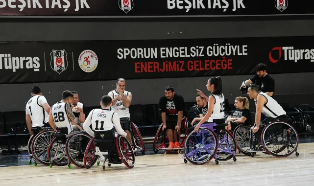 Tekerlekli sandalyeliler potada dostluk maçında buluştu