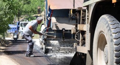 Antalya'da Kaş Beldibi ve Sütleğen Grup Yolu asfaltlanıyor