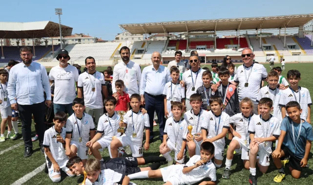 Başkan Büyükgöz minik sporcuları yalnız bırakmadı