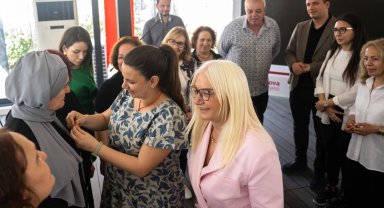 Bornova'da yeni üyeler CHP rozetlerine kavuştu