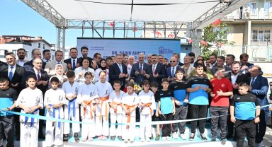 Bursa Yıldırım'da 7'den 70'e spor ve kültür merkezi açıldı