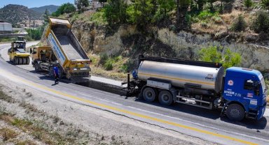 Denizli Büyükşehir'in asfalt mesaisi başladı