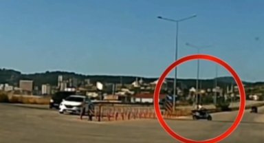 Düzce'de tehlikeli dönüş kamerada! Kazaya davetiye çıkardı
