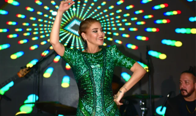 Gülben Ergen, Bursa'daki düğünde sahne şovuyla büyüledi