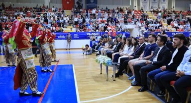 İBB yurtlarında mezuniyet coşkusu