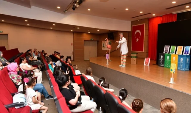 İzmir Çiğli'de çocuklara geri dönüşüm bilinci oyunla aşılandı