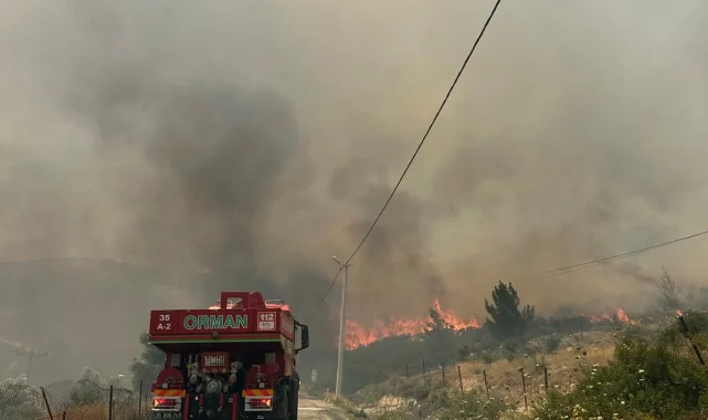 İzmir Karaburun'da yangın alarmı! Alevlerle mücadele sürüyor