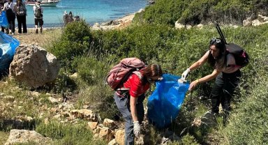 İzmir'de gençler Efes Mimas Yolu'nda doğayla buluştu