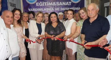 İzmir'de Yakamoz Derneği açıldı