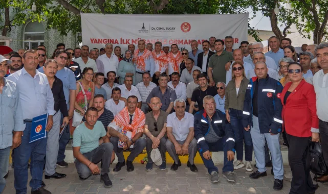 İzmir'de yangınla mücadeleye güçlü destek: 85 muhtara su tankeri