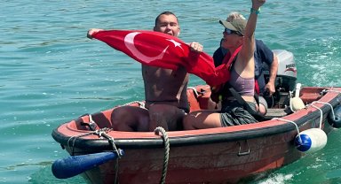 İzmir'in gururu Tuna bir kez daha tarih yazdı... Tuna, 'Manş' hedefine ulaştı!