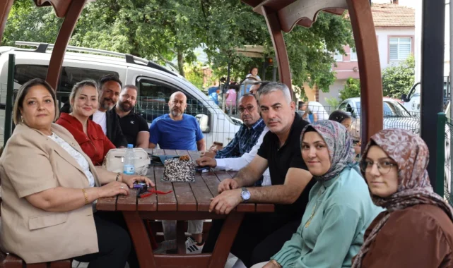 İzmit Belediyesi'nden kırsal mahallelere bayram ziyareti