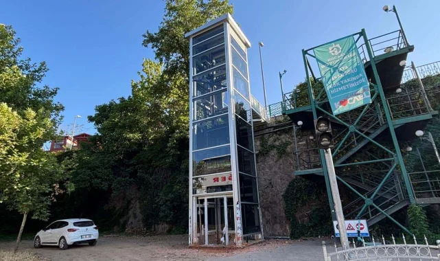 İzmit Tren Garı'nda asansör kulesi tamamlanıyor